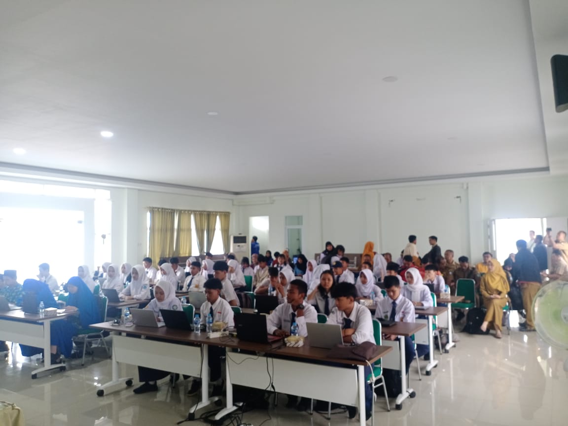Disdikbud – Kominfo Kubu Raya Jalin Kerjasama dengan BPSDM Kominfo Jakarta Latih Puluhan Siswa Kenalkan Basic Cyber Security